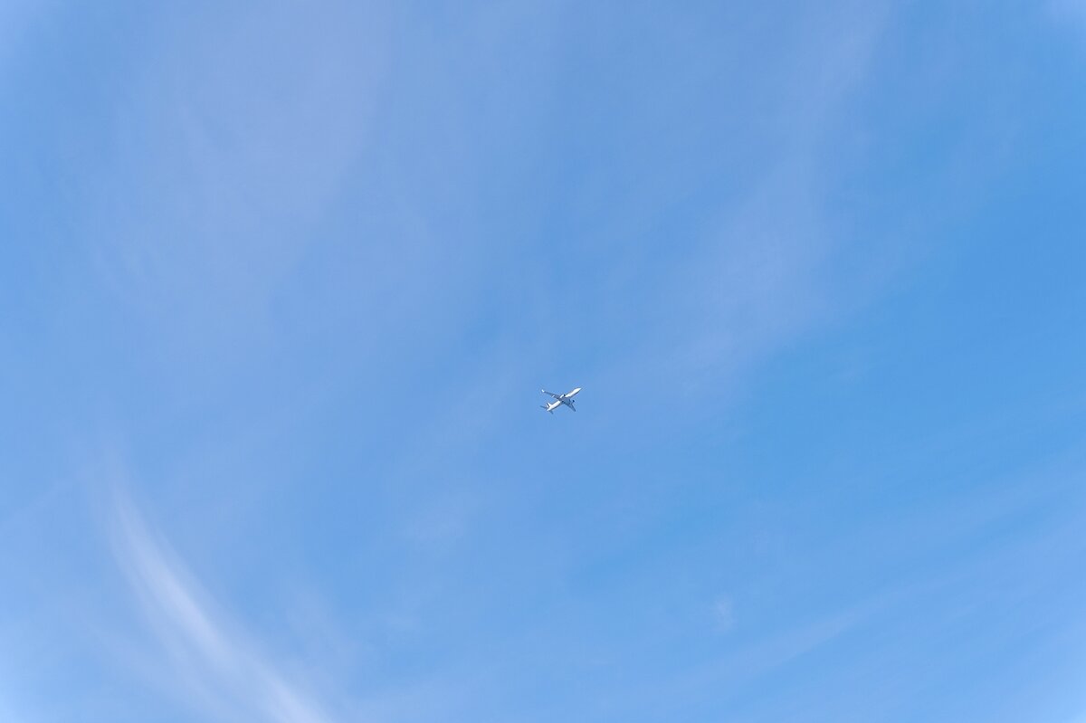 В чистом небе - Валерий Иванович В чистом небе - Валерий Иванович