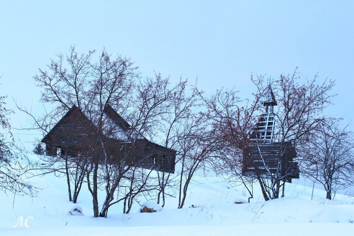 Каменка, деревянные дома декорации к фильму - Любовь Сахарова