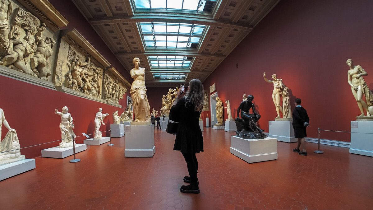 Зарисовкаиз Музея - юрий поляков