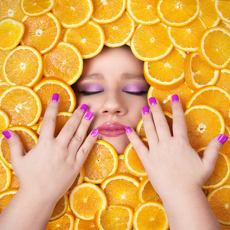 Девушка в апельсинах - Валерий Серёгин