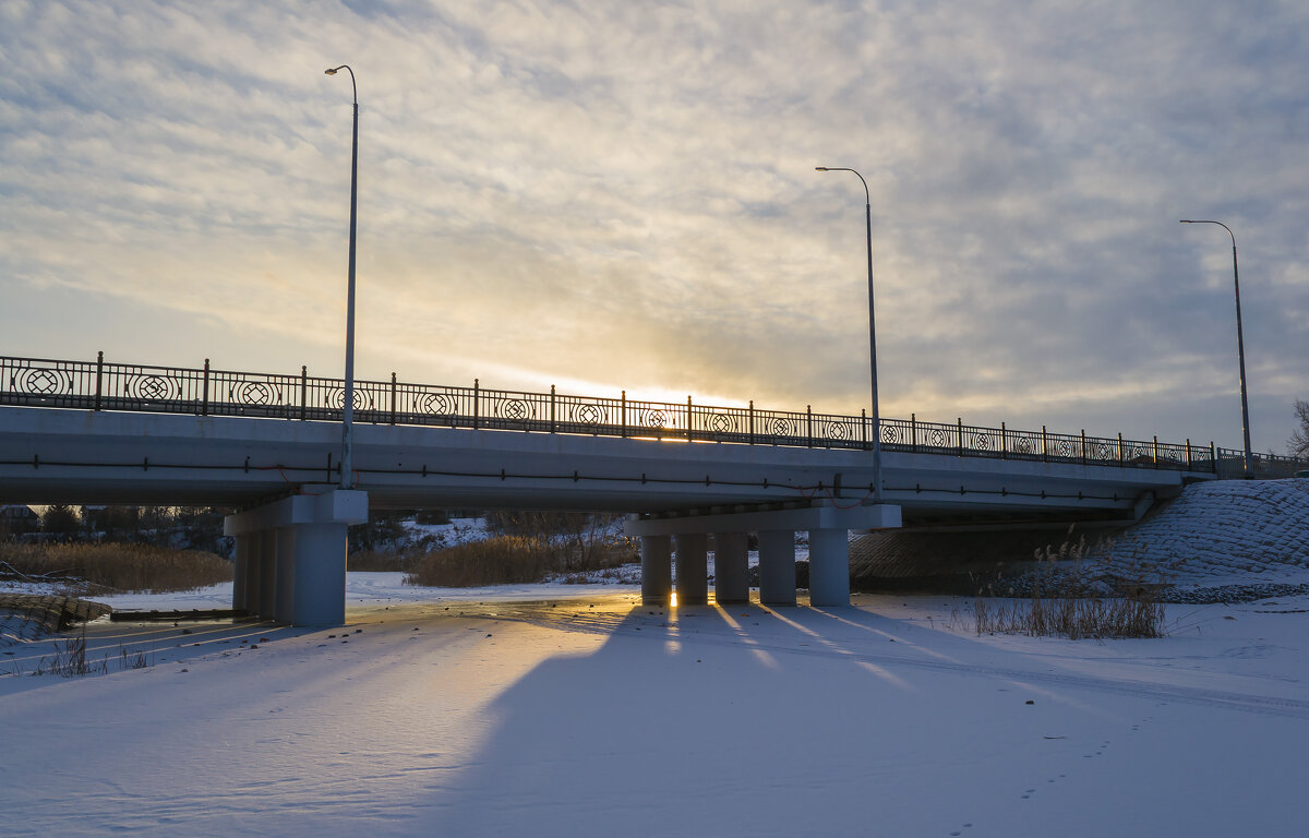 Солнышко спряталось за мостом - Сергей Цветков