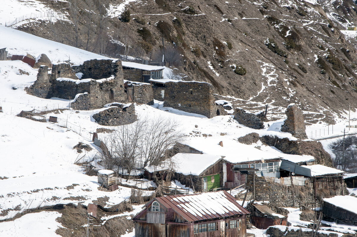 Горная Осетия. 2022 год. Старина и современность соседствуют. - Gen Горная Осетия. 2022 год. Старина и современность соседствуют. - Gen