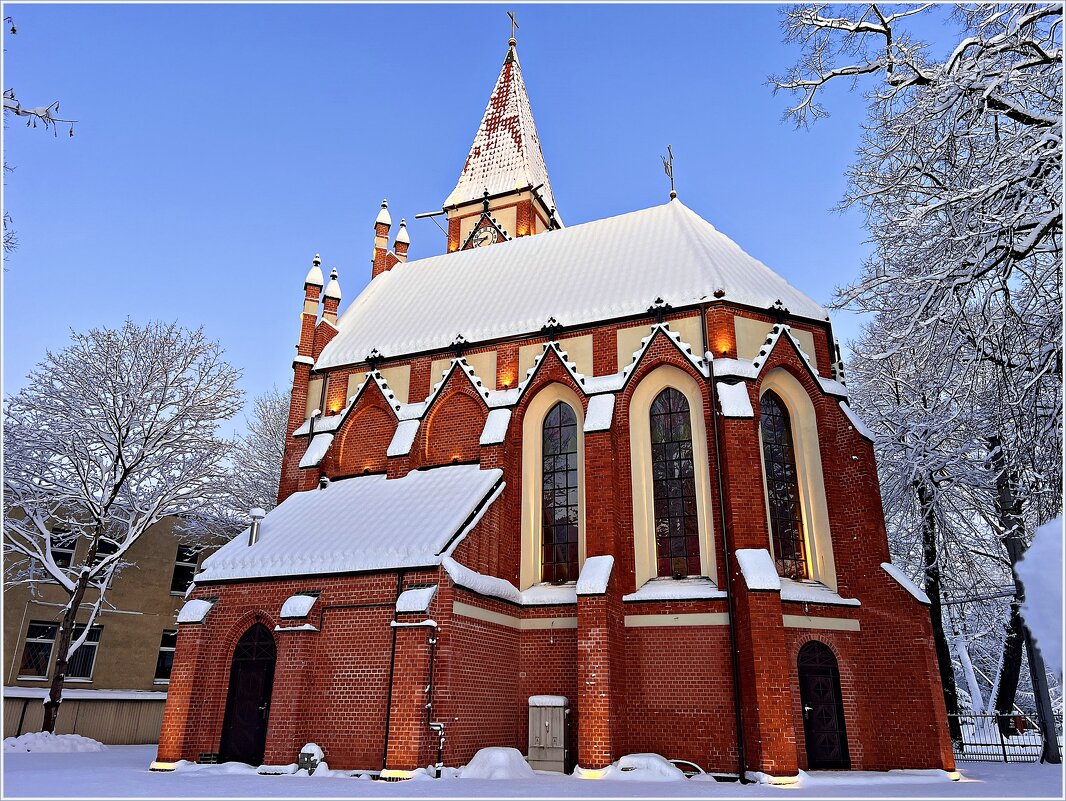 Храм Архангела Михаила.(Кирха Святого Адальберта). - Валерия Комова Храм Архангела Михаила.(Кирха Святого Адальберта). - Валерия Комова