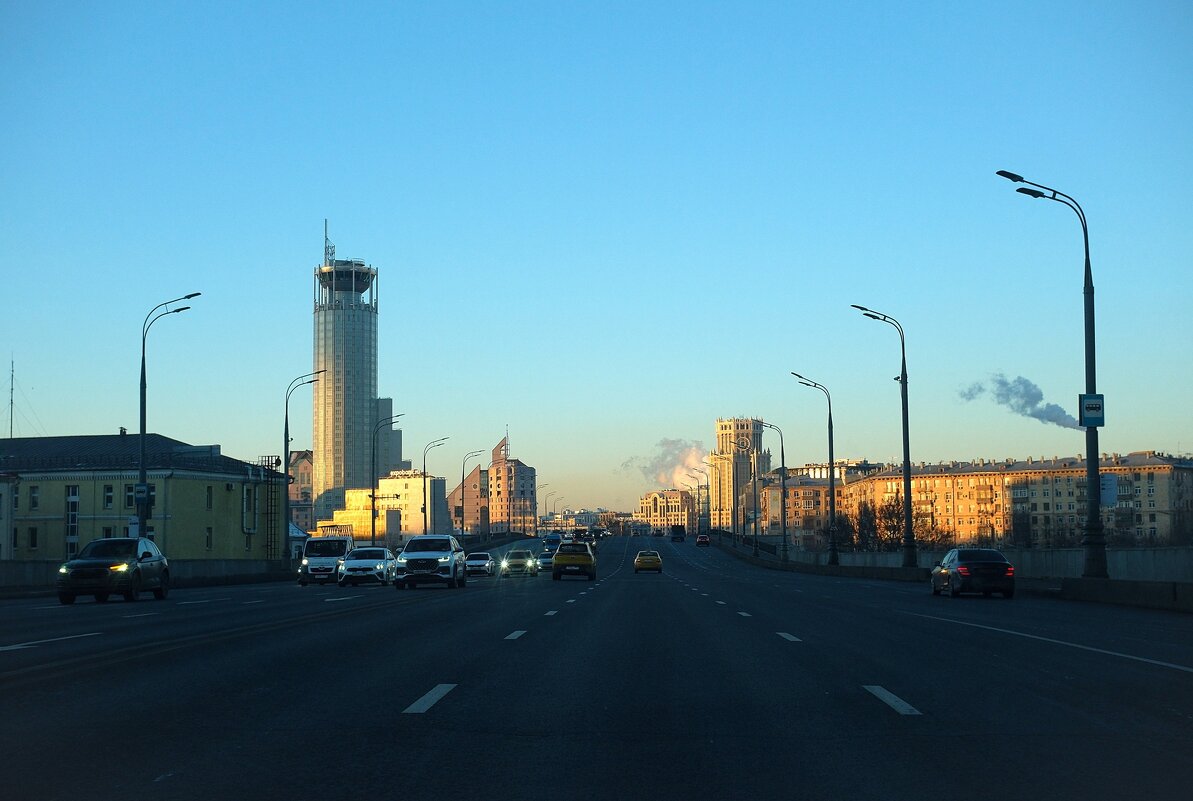 Рассвет в Москве - Лютый Дровосек