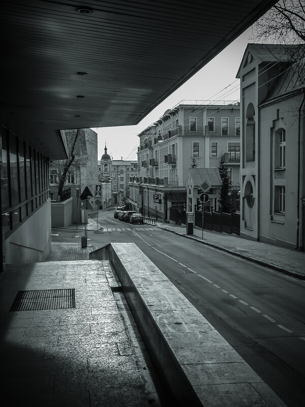 Большой Трехсвятительский переулок - Наталья Rosenwasser