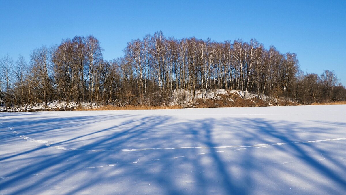 Свет и тени на озёрном льду. - Милешкин Владимир Алексеевич 