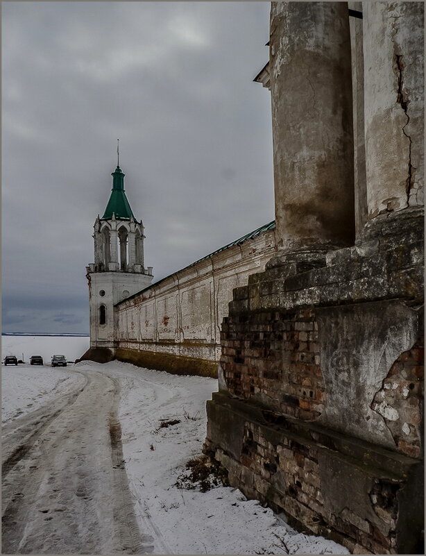 Старые стены монастыря - Наталья Rosenwasser Старые стены монастыря - Наталья Rosenwasser