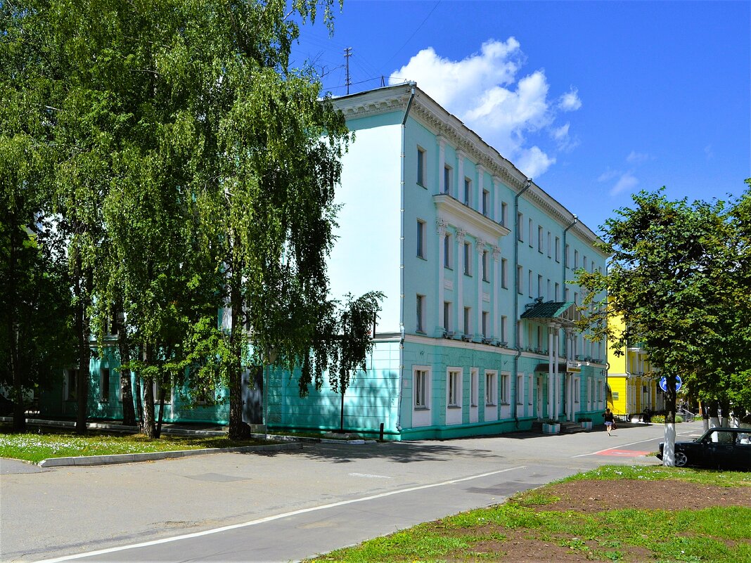 Чебоксары. Здание строительного факультета ЧГУ. - Пётр Чернега Чебоксары. Здание строительного факультета ЧГУ. - Пётр Чернега