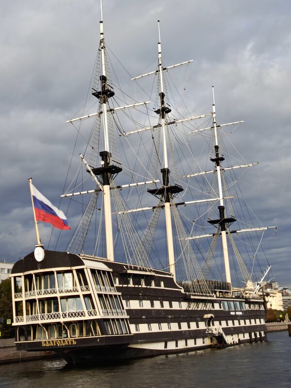 Питер, катание по Неве - Татьяна Пальчикова Питер, катание по Неве - Татьяна Пальчикова