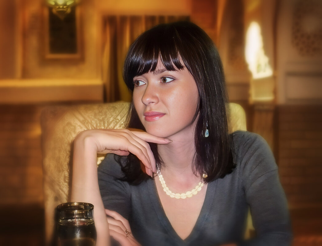 В шумном зале ресторана (1) - AZ east3 В шумном зале ресторана (1) - AZ east3