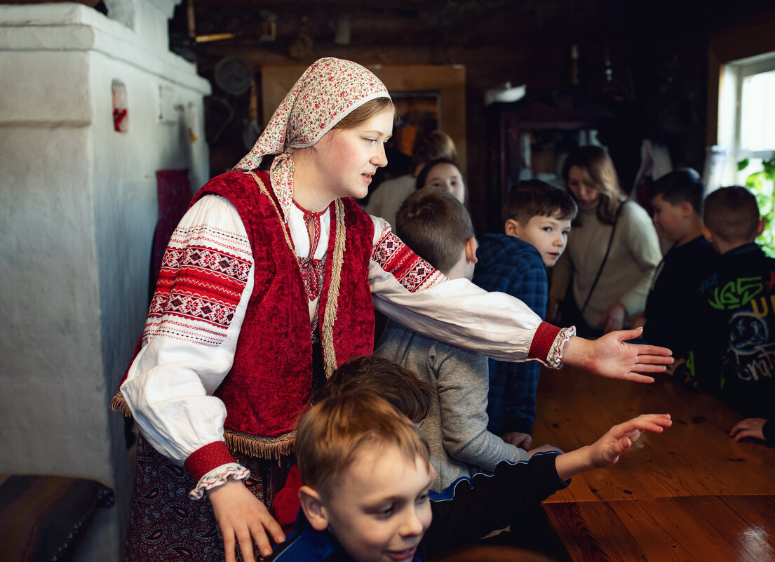 К хозяйке за стол с блинами) - Лилия . К хозяйке за стол с блинами) - Лилия .
