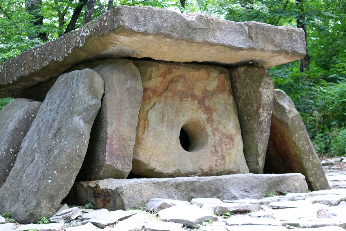 Дольмен - Андрей Л. В.