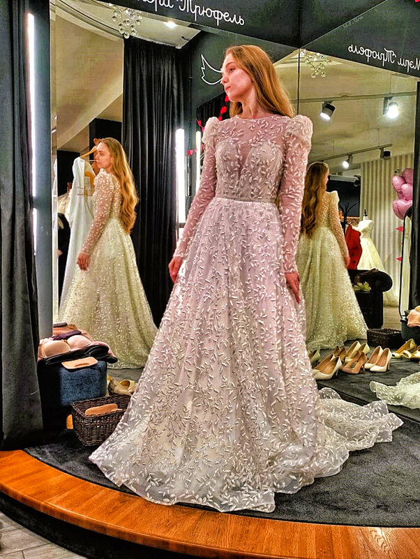 ВЫБОР ПЛАТЬЯ (2) - Анатолий Малобродский ВЫБОР ПЛАТЬЯ (2) - Анатолий Малобродский