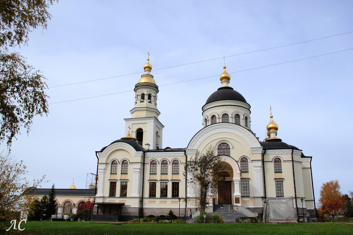 Храм Архангела Михаила - Любовь Сахарова