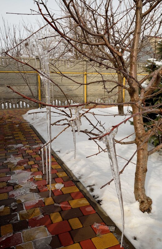 Начало марта, сосульки - Александр Стариков Начало марта, сосульки - Александр Стариков