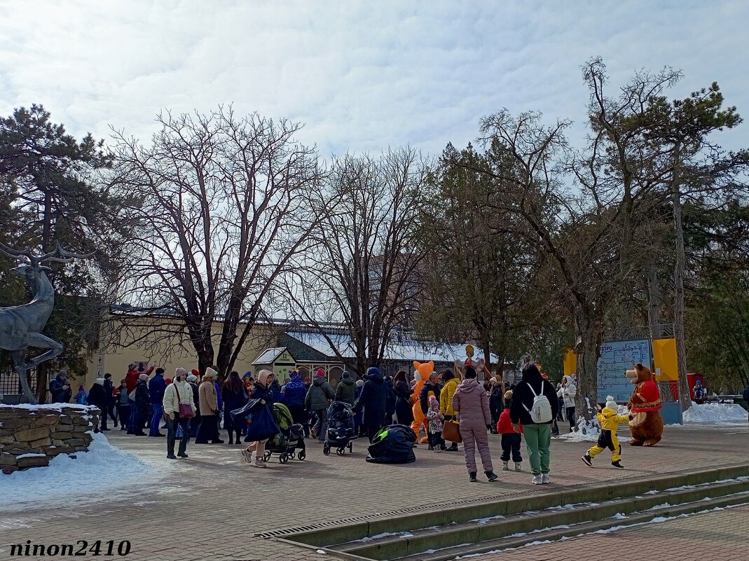 Проводы Масленицы в ростовском зоопарке - Нина Бутко Проводы Масленицы в ростовском зоопарке - Нина Бутко