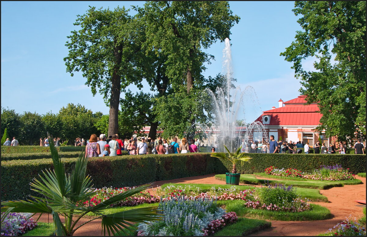 У дворца "Монплезир" - lady v.ekaterina У дворца "Монплезир" - lady v.ekaterina