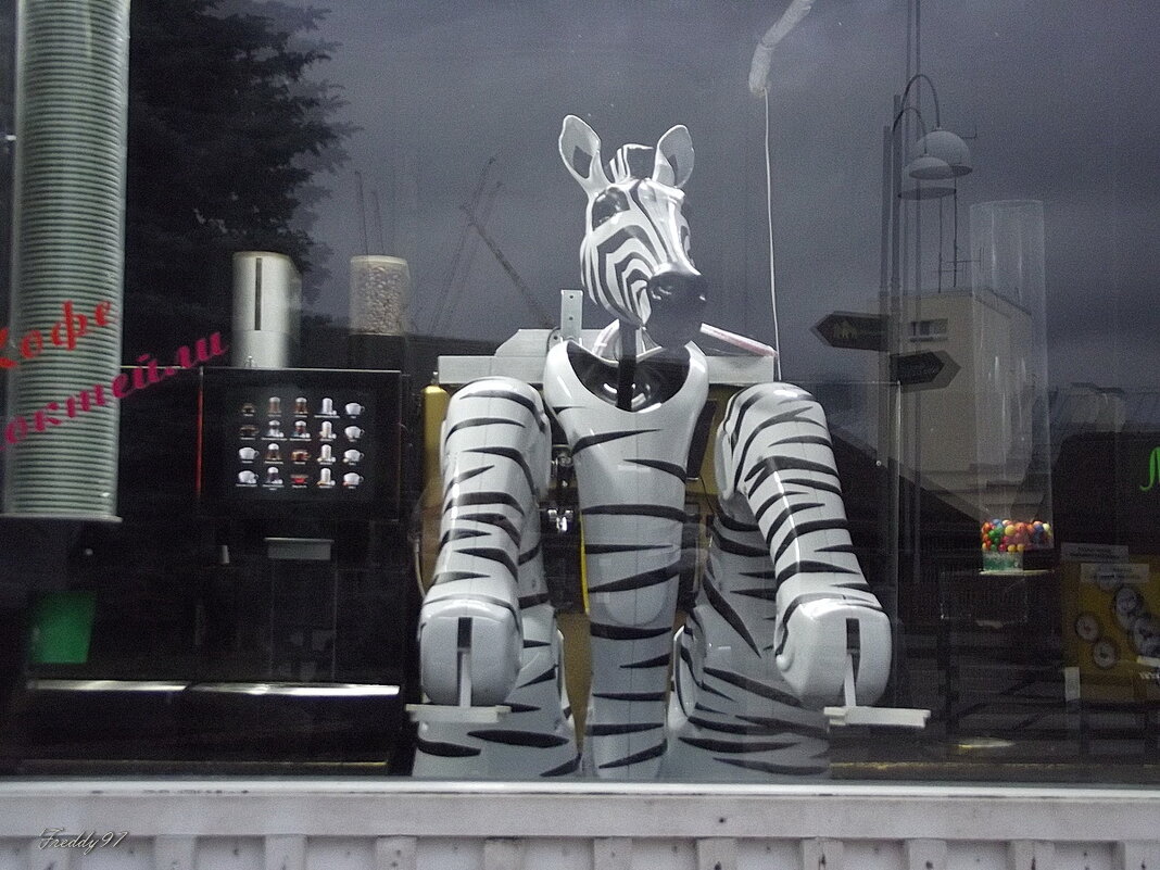 Робот-продавец - Freddy 97 Робот-продавец - Freddy 97