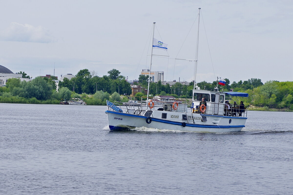 Прогулка по Волге - Сергей Швечков Прогулка по Волге - Сергей Швечков