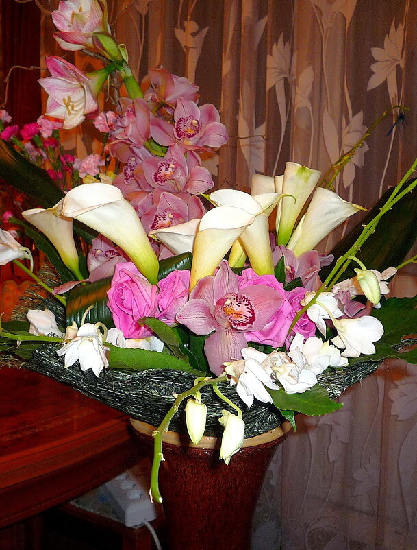 В цветах — душа, и жизнь, и вдохновенье. - Ольга Довженко