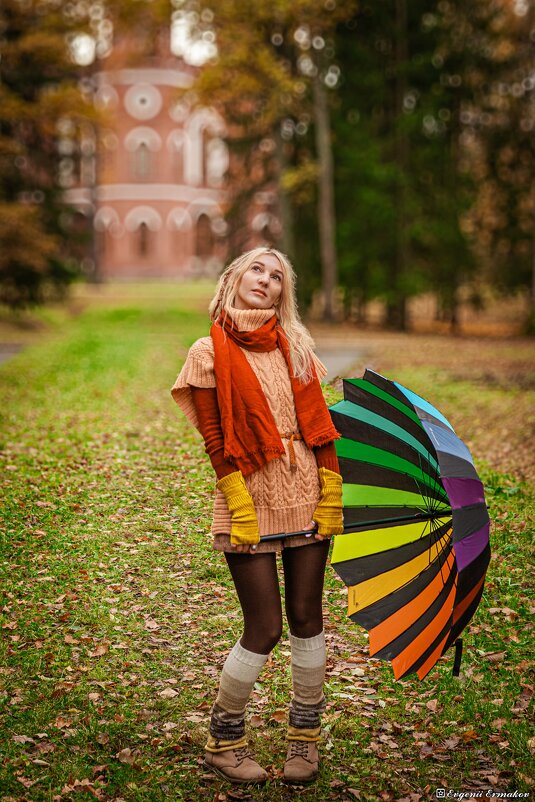 Девушка с зонтом - Евгений Ермаков Девушка с зонтом - Евгений Ермаков