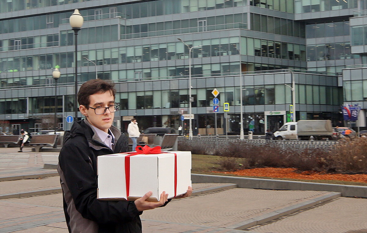 У метро Трубная 7 марта - Михаил Бибичков У метро Трубная 7 марта - Михаил Бибичков