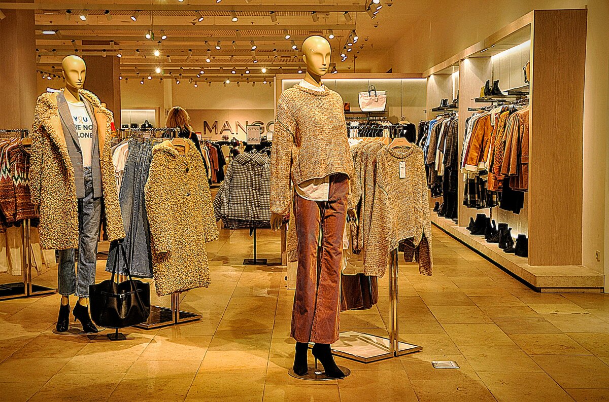 В праздничный день можно обновить свой гардероб и прикупить свитерок на весну,,,) - Анатолий Колосов В праздничный день можно обновить свой гардероб и прикупить свитерок на весну,,,) - Анатолий Колосов