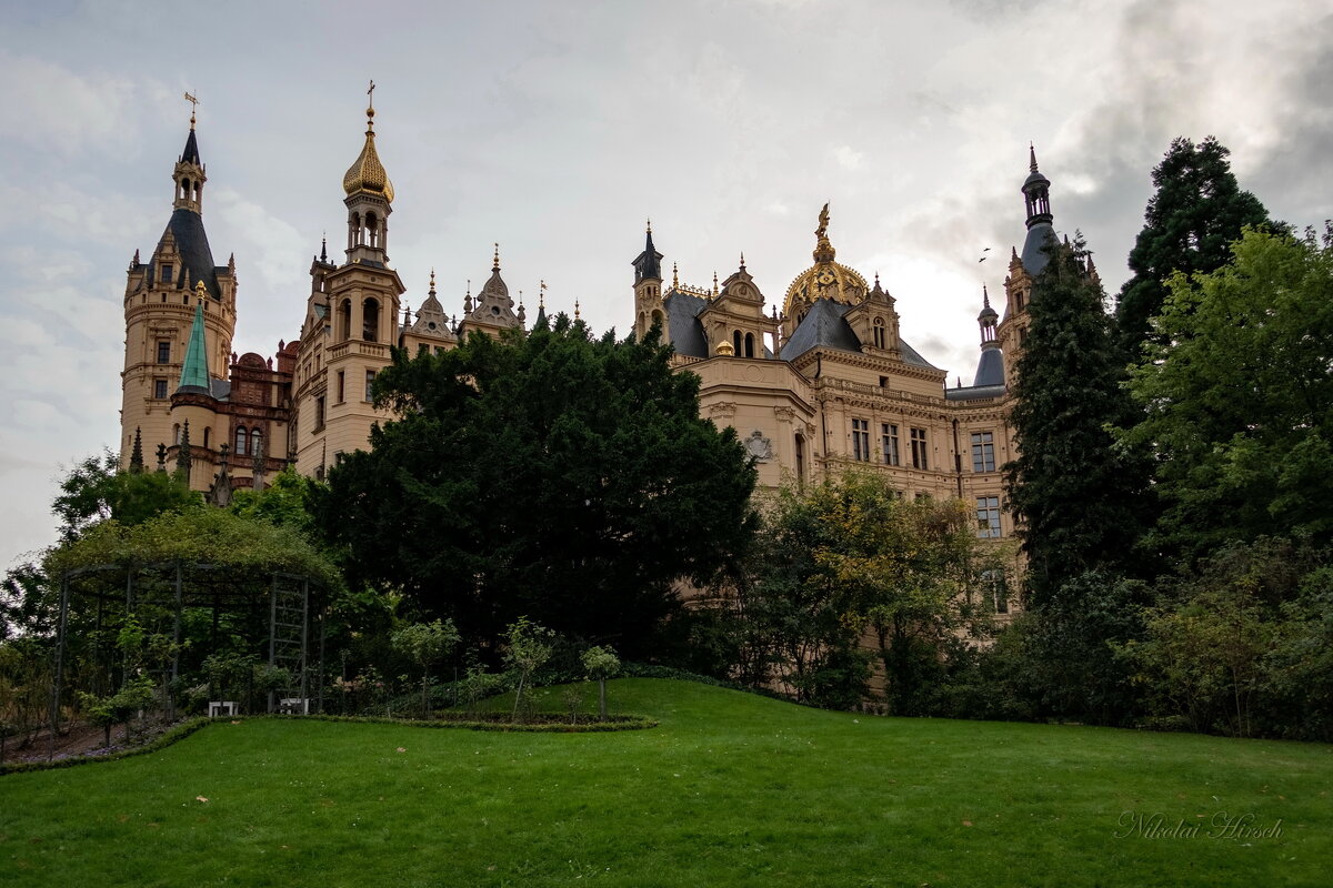 Замок в Шверине... - Николай Гирш