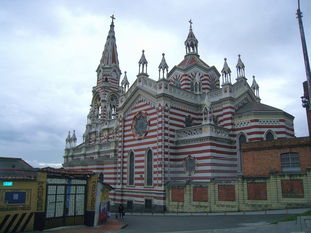 Иглесия де Нуэстра Сеньора дель Кармен в Боготе. - unix (Илья Утропов) Иглесия де Нуэстра Сеньора дель Кармен в Боготе. - unix (Илья Утропов)