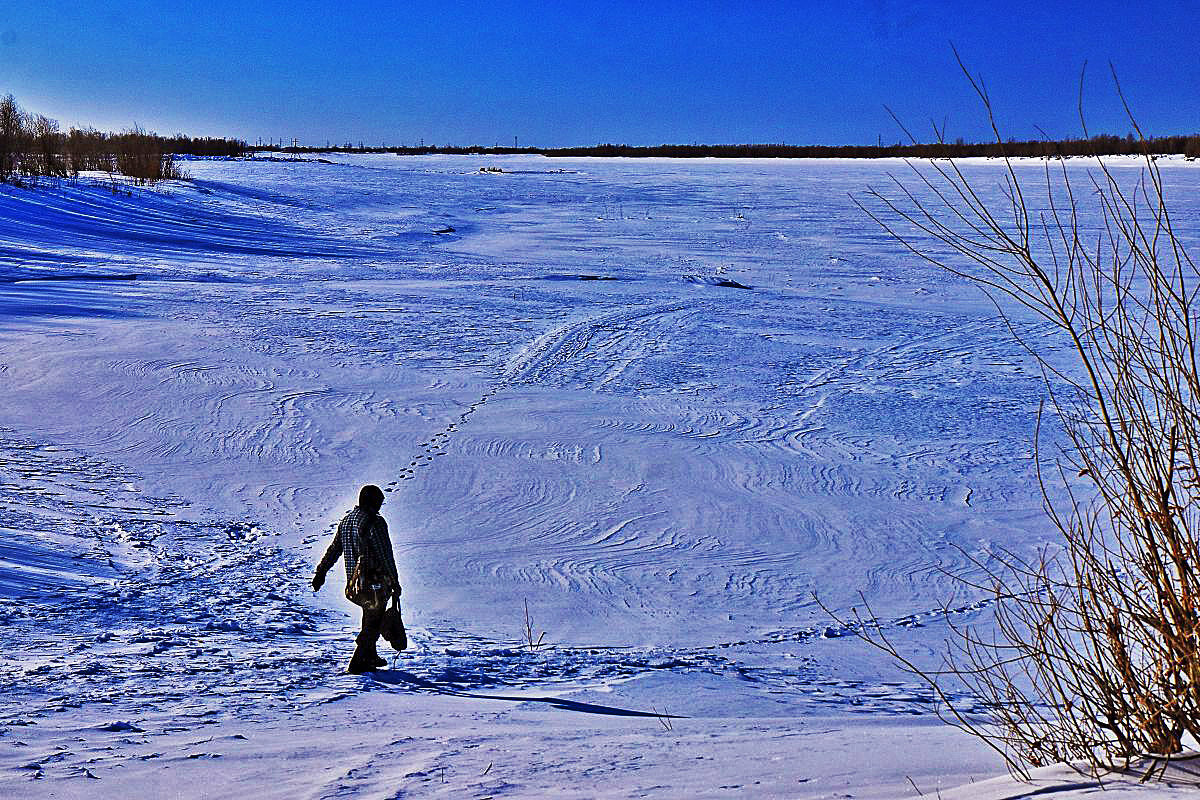 Февраль...Пешком через Юганскую Обь. - Владимир Февраль...Пешком через Юганскую Обь. - Владимир