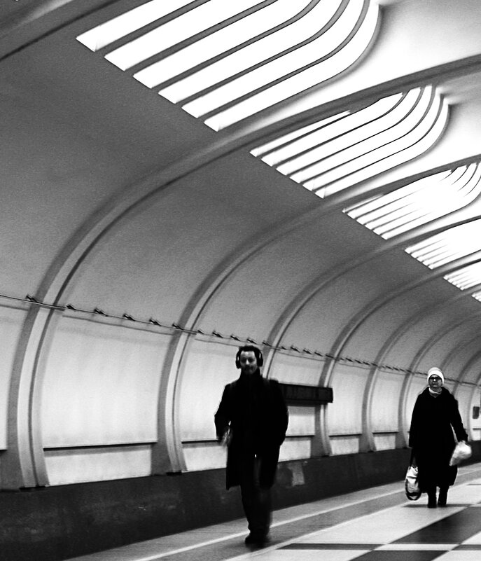 По краю платформы. - Василий Палий По краю платформы. - Василий Палий