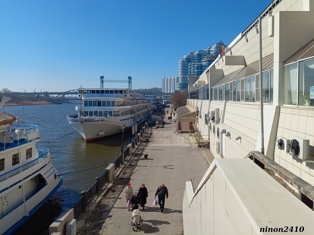 Ростов-на-Дону... На набережной... - Нина Бутко Ростов-на-Дону... На набережной... - Нина Бутко