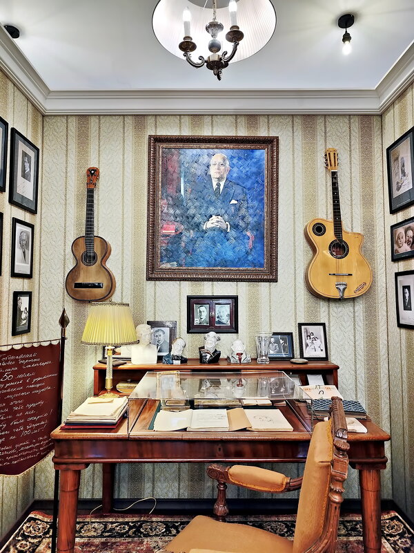 Уголок Константина Симонова - Валерий Судачок Уголок Константина Симонова - Валерий Судачок