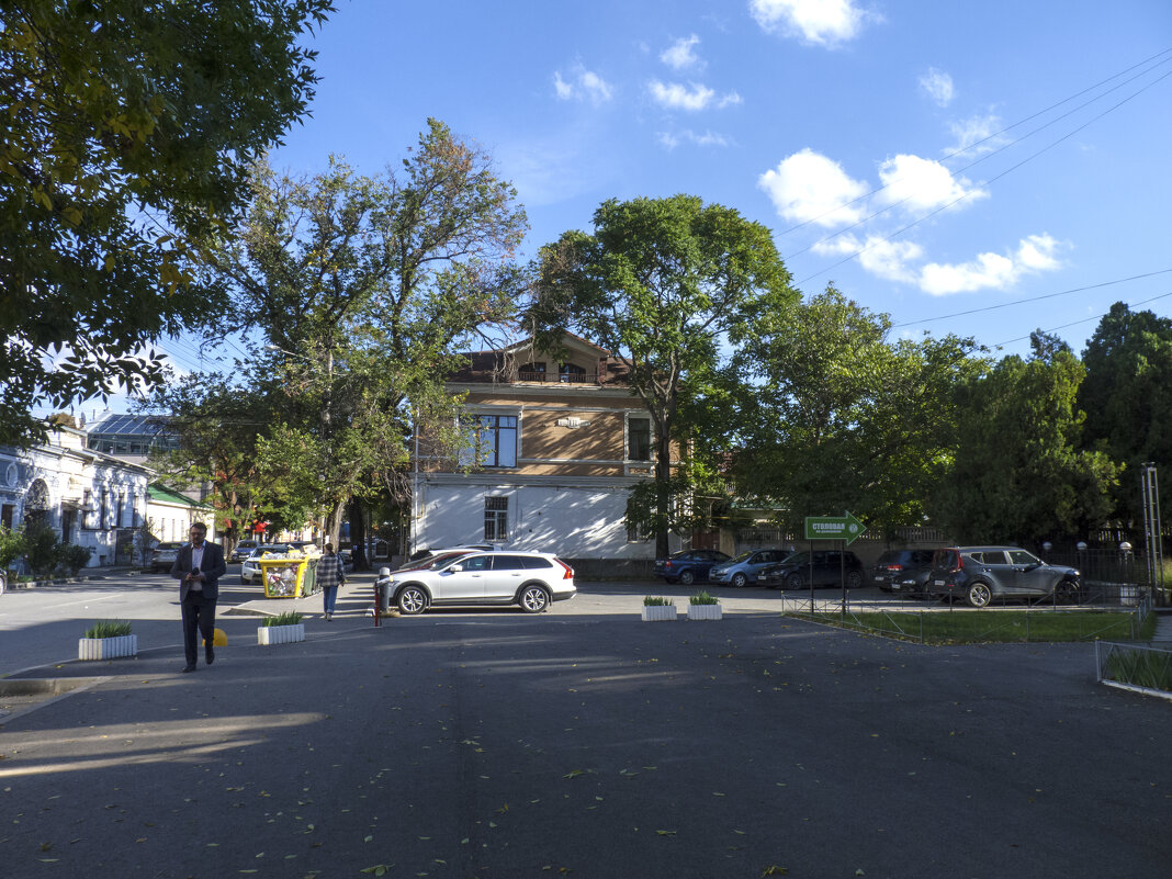 Начало улицы Сергеева Ценского - Валентин Семчишин Начало улицы Сергеева Ценского - Валентин Семчишин