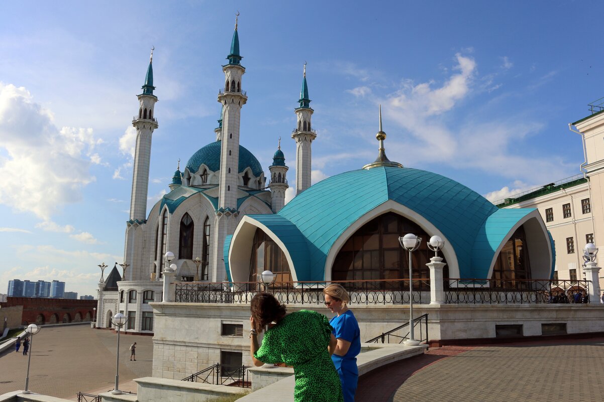 У мечети Кул Шариф - Ольга У мечети Кул Шариф - Ольга