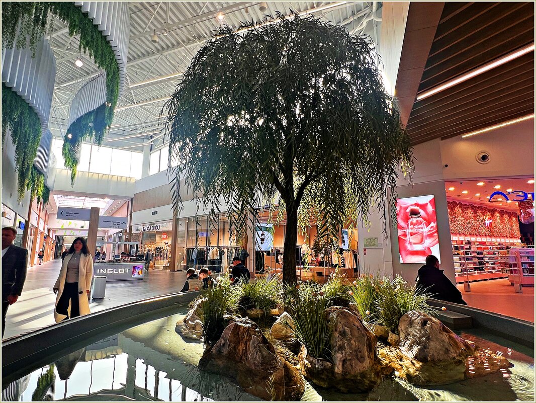 В ТЦ Балтия Молл. - Валерия Комова В ТЦ Балтия Молл. - Валерия Комова