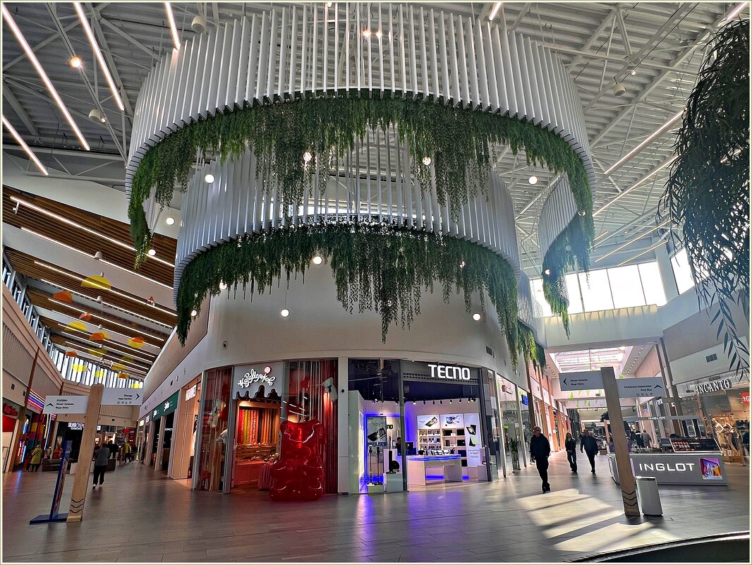 В ТЦ Балтия Молл. - Валерия Комова