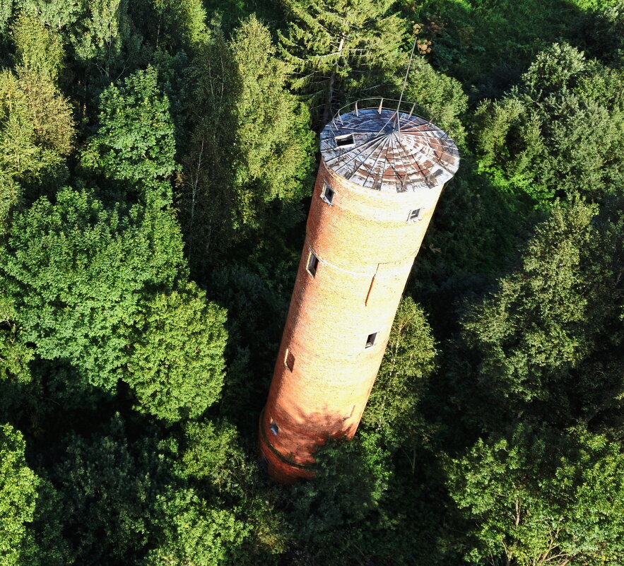 Заброшенная водонапорная башня - Юля Сrane Заброшенная водонапорная башня - Юля Сrane