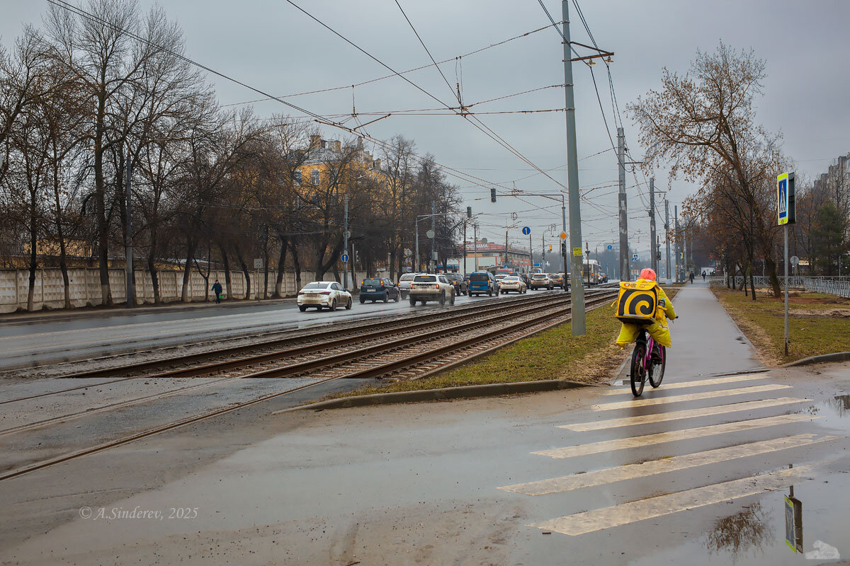 Курьер на велосипеде - Александр Синдерёв