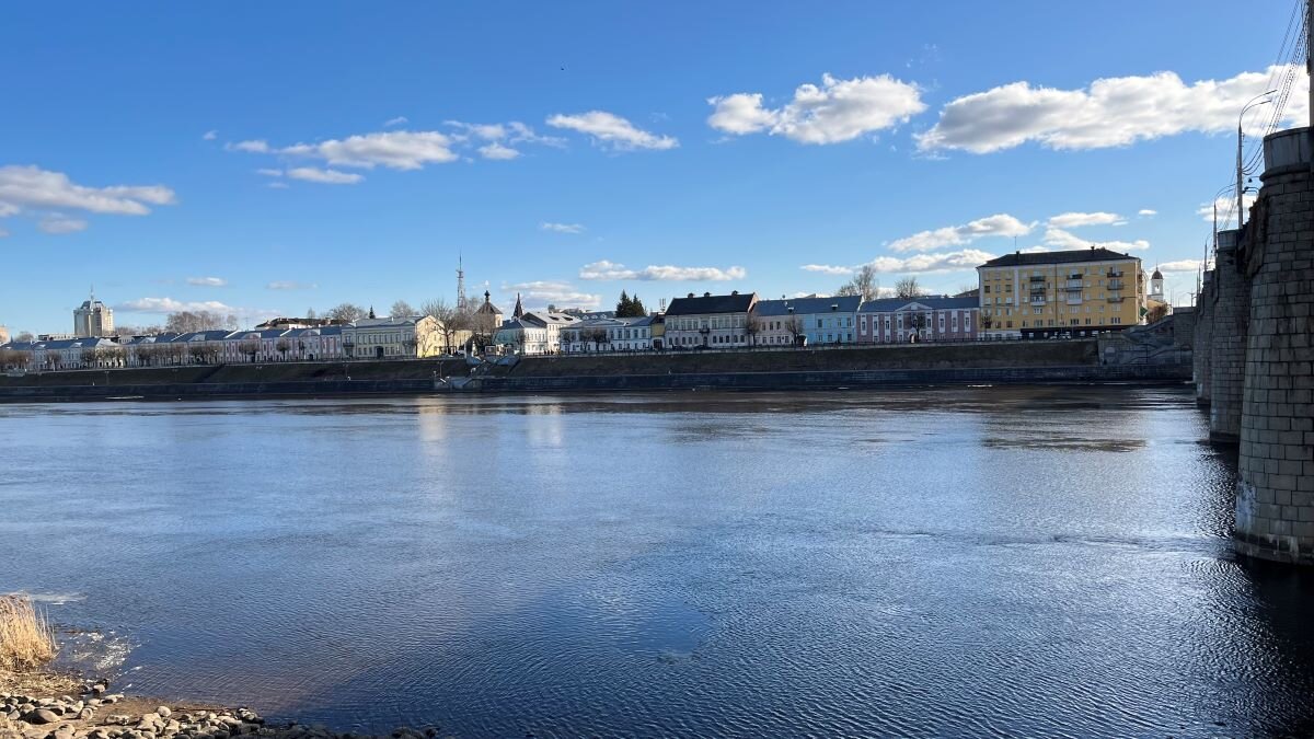 "...городок наш разделяет река..." - Olga Oskolkova