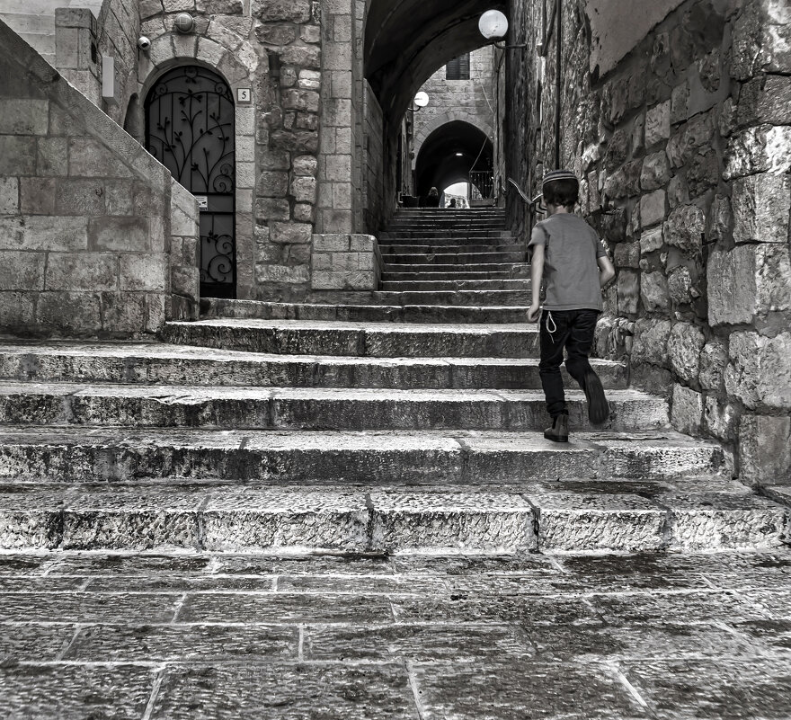 Бегом по ступеням - Eugene * Бегом по ступеням - Eugene *