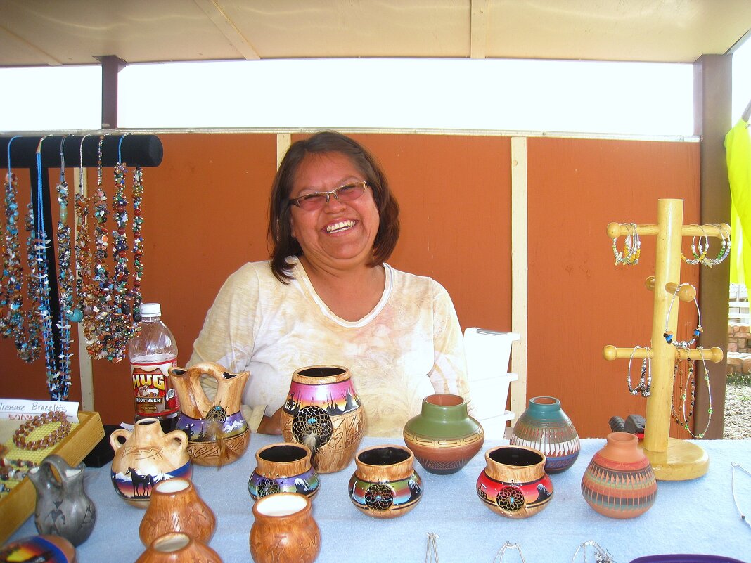 Продавщица индейских сувениров. - unix (Илья Утропов) Продавщица индейских сувениров. - unix (Илья Утропов)