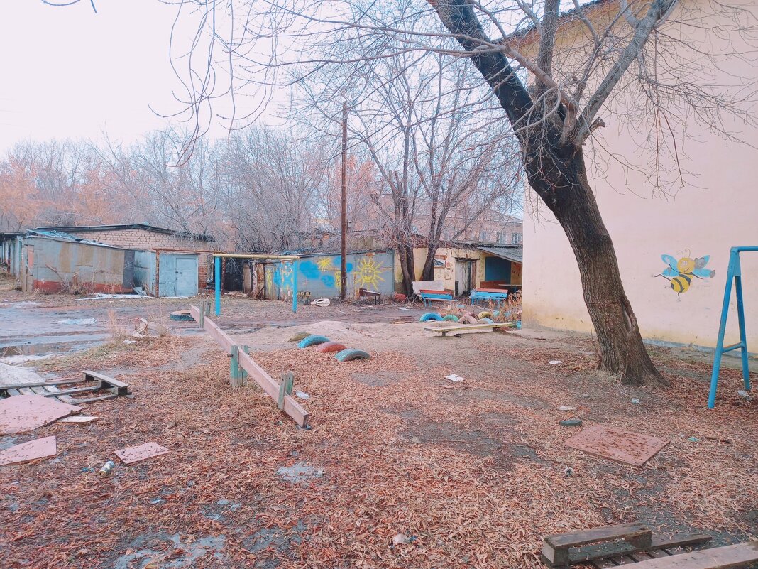 Стена, разрисованная детством. - Игорь Солдаткин