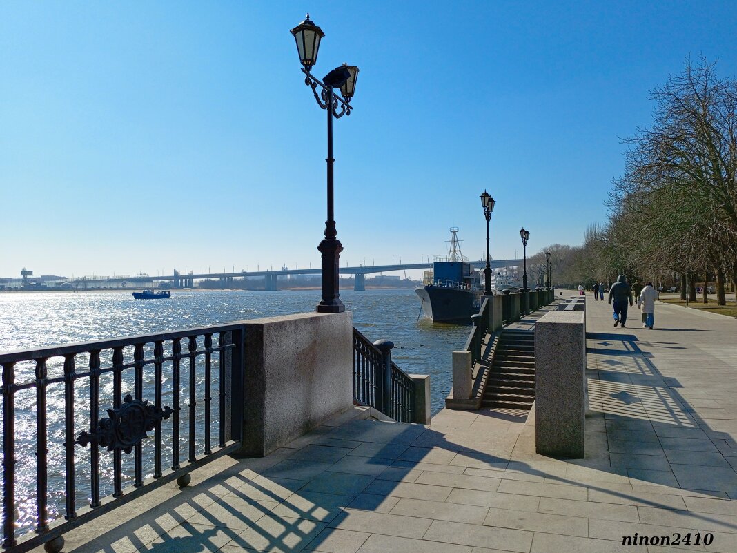 Ростов-на-Дону... на набережной... - Нина Бутко Ростов-на-Дону... на набережной... - Нина Бутко