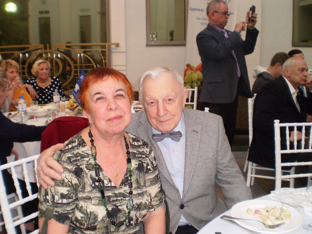 Неожиданная встреча. - Венера Чуйкова Неожиданная встреча. - Венера Чуйкова