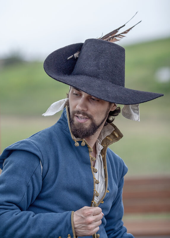 * - Александр Лисовский