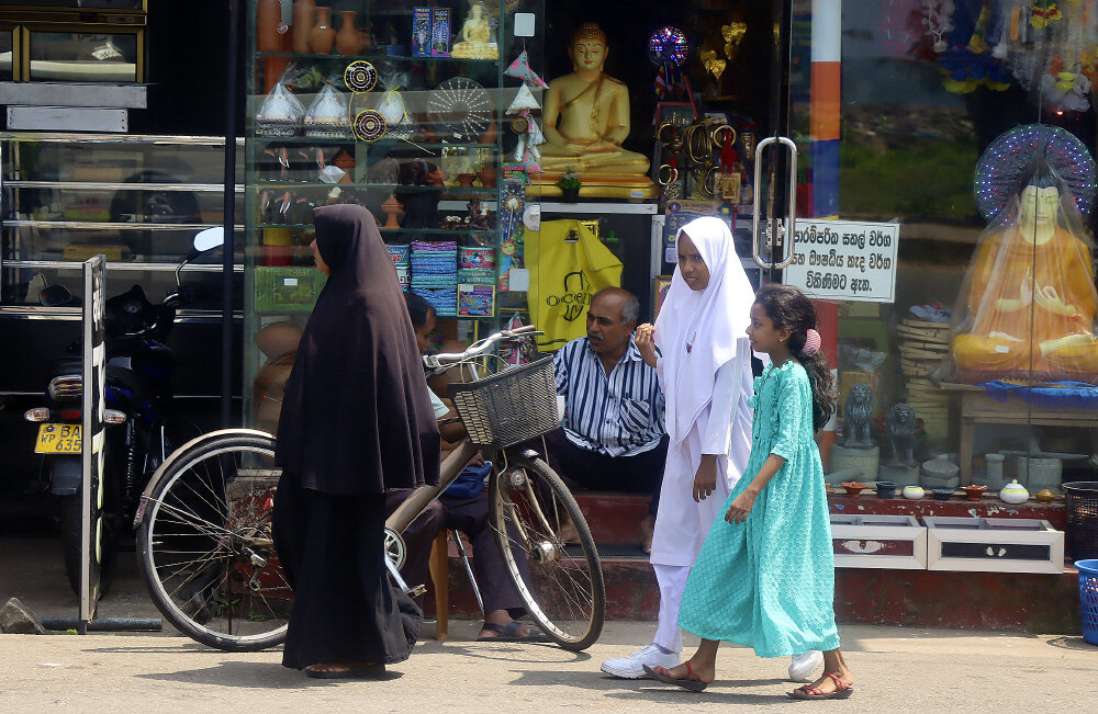 На улицах Коломбо - Галина Ильясова На улицах Коломбо - Галина Ильясова