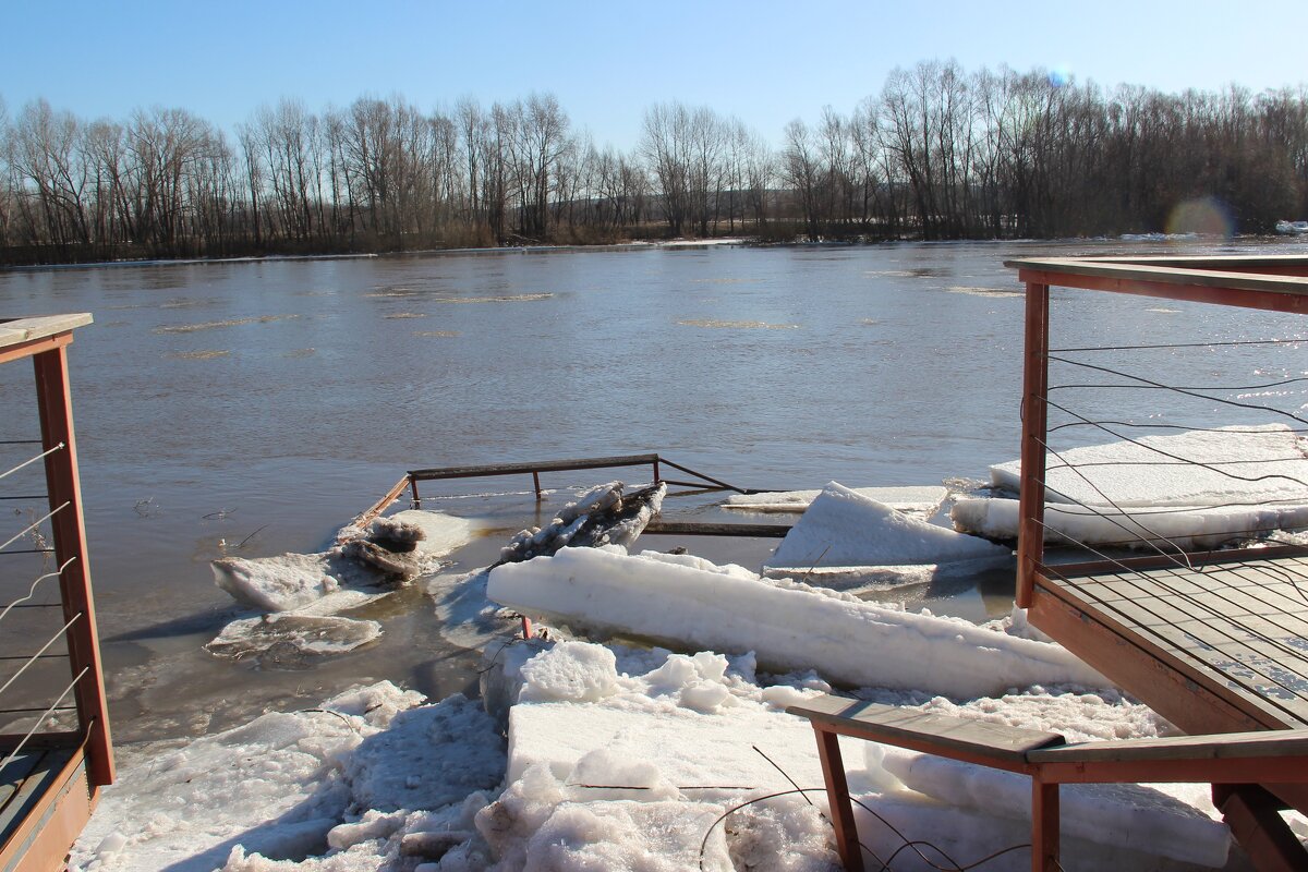 Март. - Венера Чуйкова