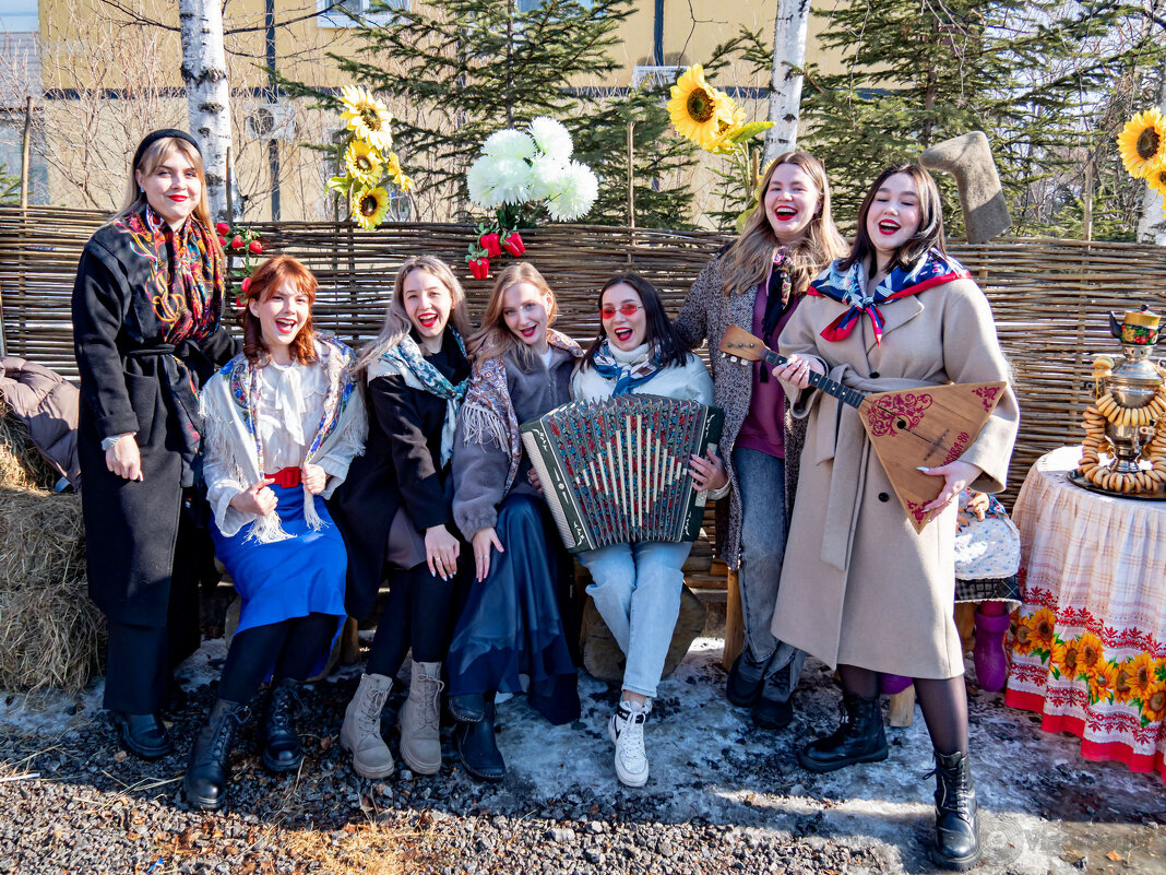 Девчата с нашего двора... - Игорь Волков Девчата с нашего двора... - Игорь Волков