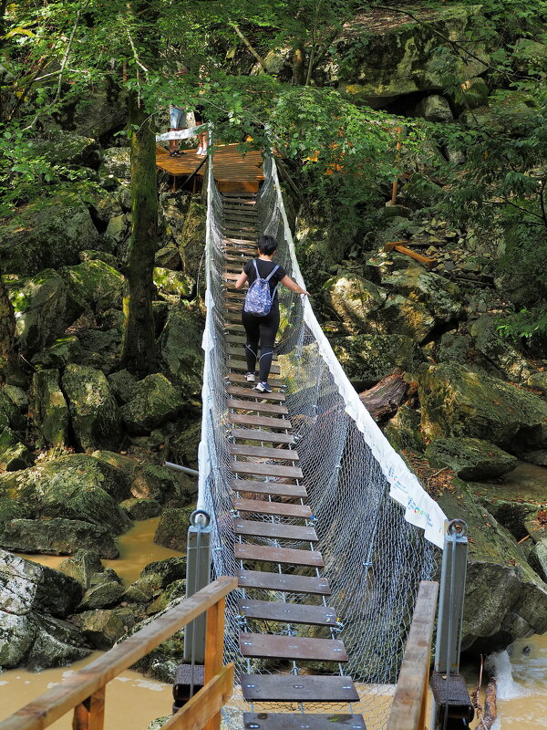 По Агурскому ущелью. - Евгений Седов
